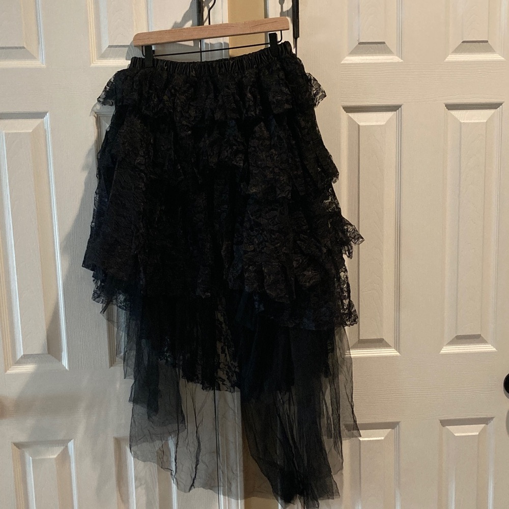 Elegant Black Lace and toile Layered Skirt for layering or wear alone NWT size L